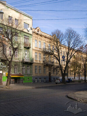 Вул. Бандери, 16 – житловий будинок