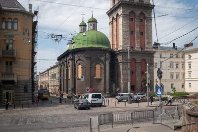 Вул. Руська, 7 – собор Успіння Пресвятої Богородиці/Волоська церква
