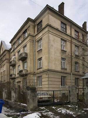 Вул. Метрологічна, 3 – житловий будинок