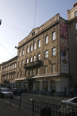Вул. Дорошенка, 14 – житловий будинок