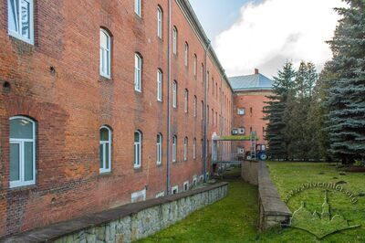 Вул. Грабовського, 11 – будівля банку (колишні казарми Цитаделі)