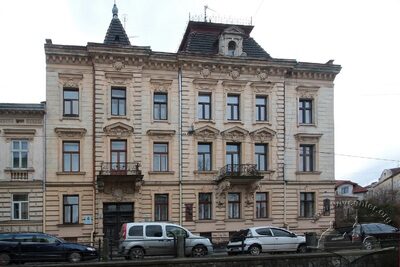 Вул. Глібова, 15 – житловий будинок