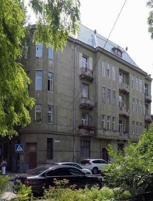 Вул. Левицького, 22 – житловий будинок