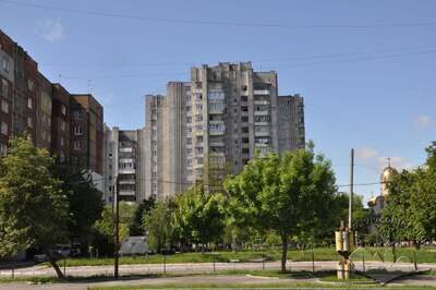 Вул. Чукаріна, 1б – житловий будинок