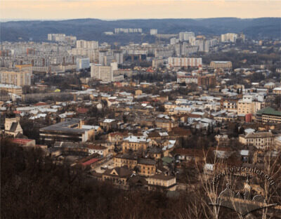 Підзамче: місця та простори
