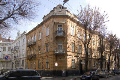 Вул. Академіка Богомольця, 11а – житловий будинок
