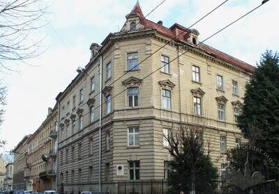 Вул. Університетська, 1 – корпус ЛНУ ім. І. Франка