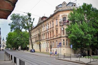 Вул. Генерала Чупринки, 9 – житловий будинок