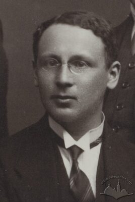 RABENOW_Lauterpacht_Illustration_1_cropped.jpg
