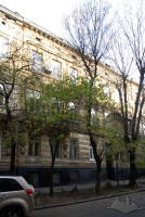 Вул. Севастопольська, 5 – житловий будинок